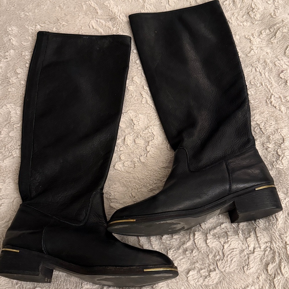 Gentle Souls Popular Choice by Kenneth Cole🔥